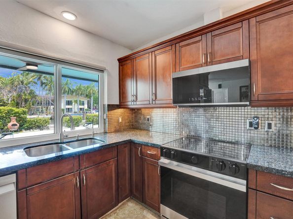 2805 NE 29th St, Fort Lauderdale FL 33306