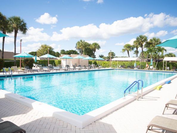 140 Lake Nancy Lane 213, West Palm Beach FL 33411