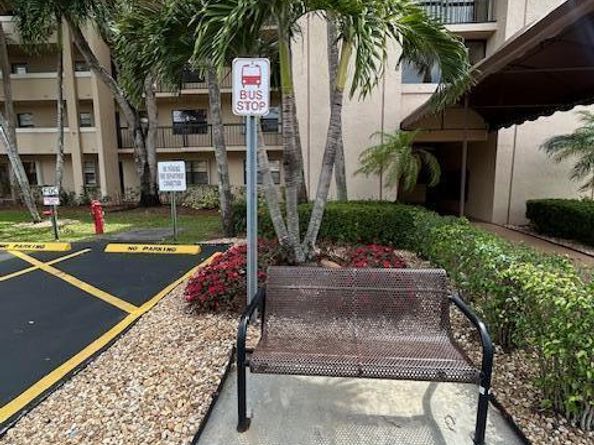 140 Lake Nancy Lane 213, West Palm Beach FL 33411