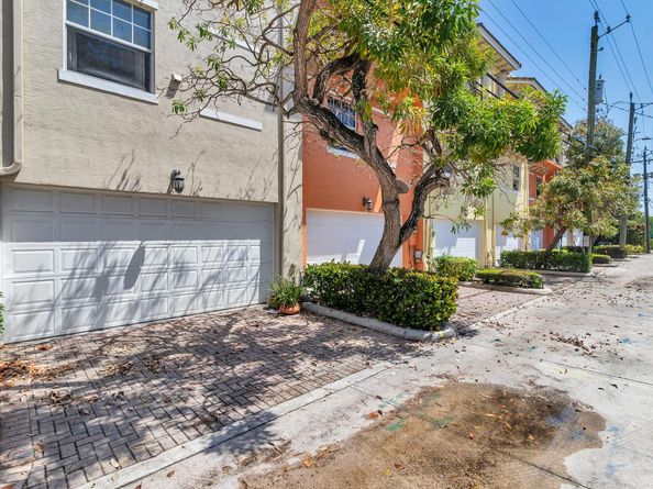 219 N L Street 111, Lake Worth Beach FL 33460