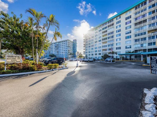 4330 Hillcrest Dr 705, Hollywood FL 33021