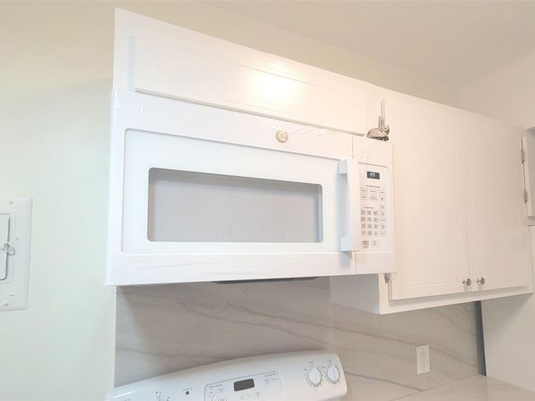 4330 Hillcrest Dr 705, Hollywood FL 33021