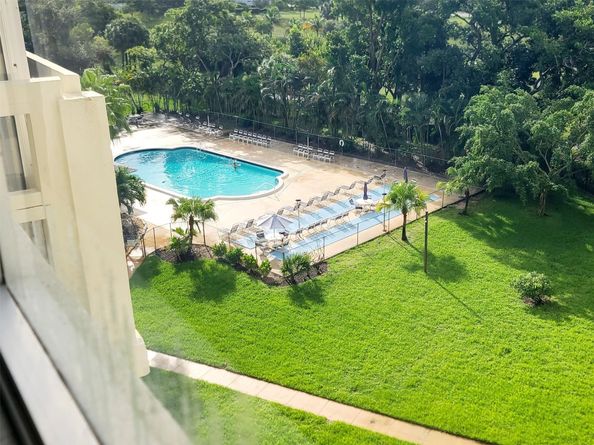 4330 Hillcrest Dr 705, Hollywood FL 33021