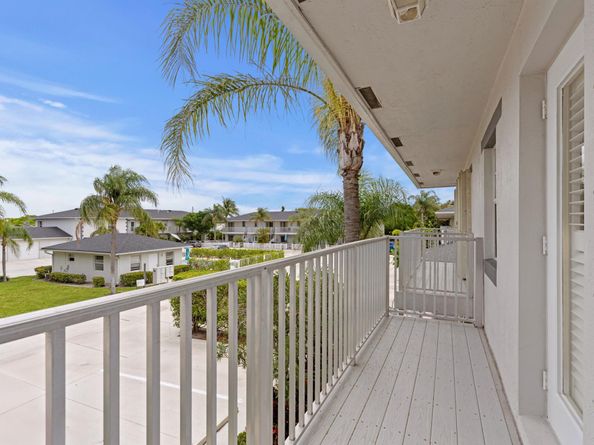 328 W Pine Street 22, Lantana FL 33462