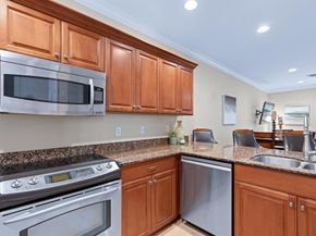 328 W Pine Street 22, Lantana FL 33462