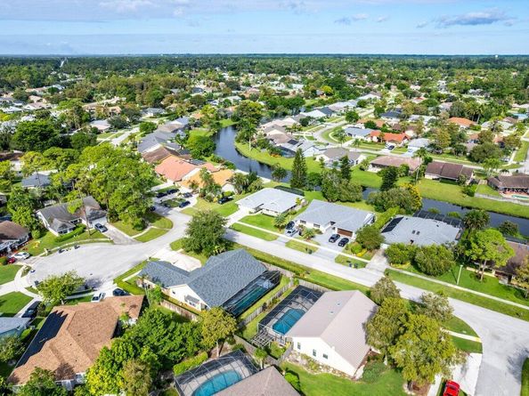 13471 Barberry Drive, Wellington FL 33414