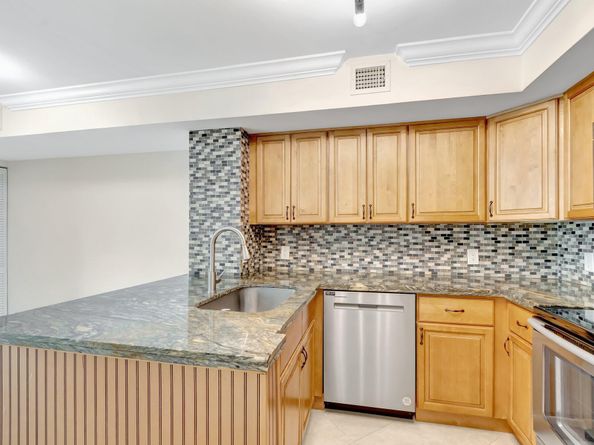 123 Yacht Club 104 Way 104, Hypoluxo FL 33462