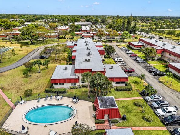 12013 Greenway Cir S 103, Royal Palm Beach FL 33411