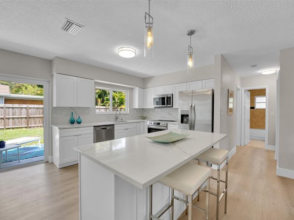 3460 NE 15th Ave, Oakland Park FL 33334