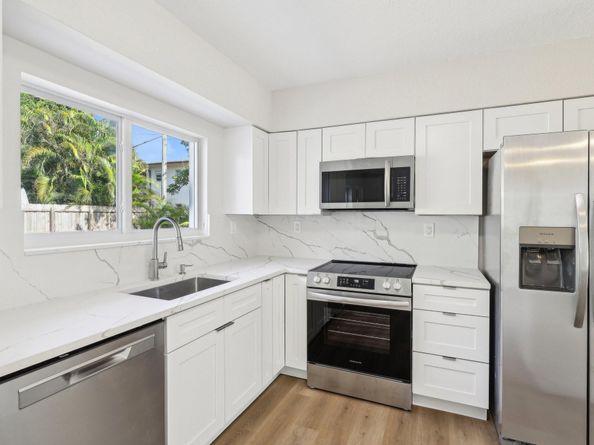 3460 NE 15th Ave, Oakland Park FL 33334