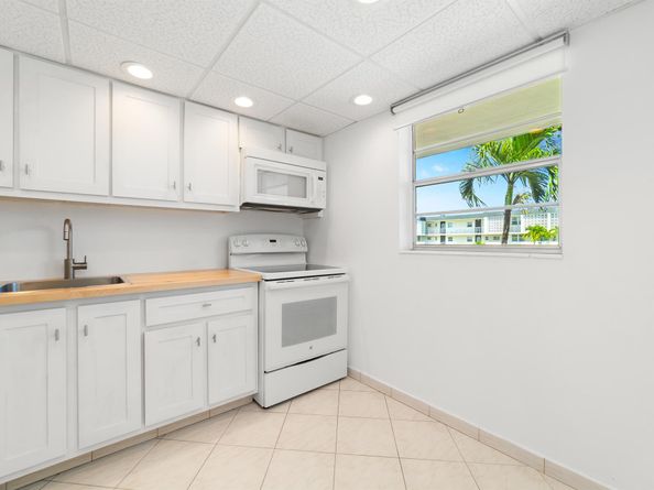 2951 NW 46th Avenue 306, Lauderdale Lakes FL 33313