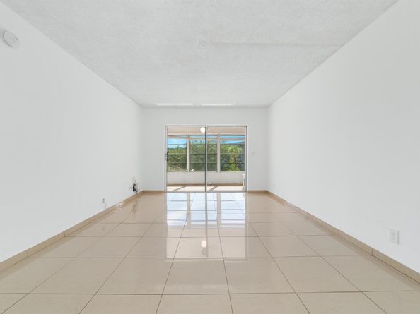 2951 NW 46th Avenue 306, Lauderdale Lakes FL 33313