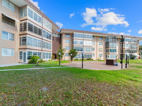 2951 NW 46th Avenue 306, Lauderdale Lakes FL 33313