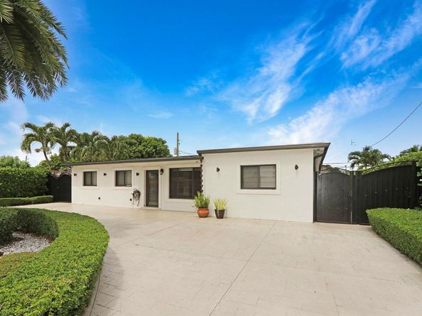 16930 NW 54th Avenue, Miami Gardens FL 33055