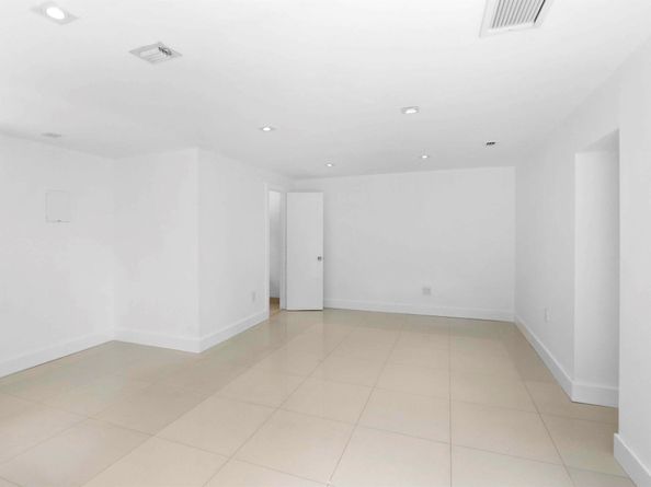 16930 NW 54th Avenue, Miami Gardens FL 33055