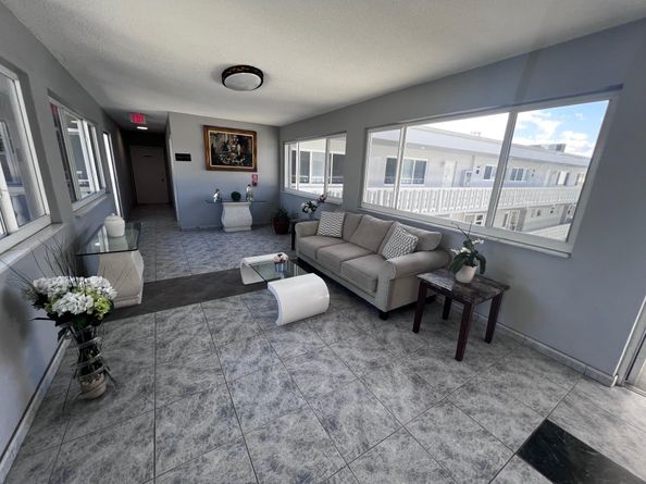 215 SE 3rd Ave 5502, Hallandale Beach FL 33009