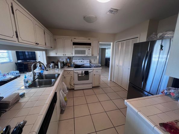 215 SE 3rd Ave 5502, Hallandale Beach FL 33009