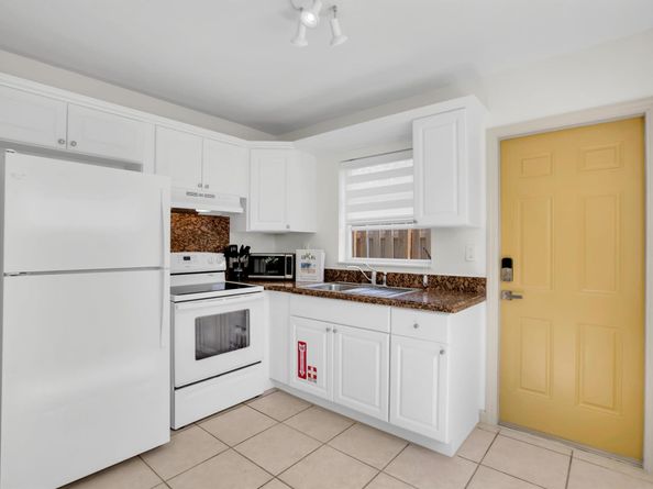 1850 SW 24th Street 12, Fort Lauderdale FL 33315