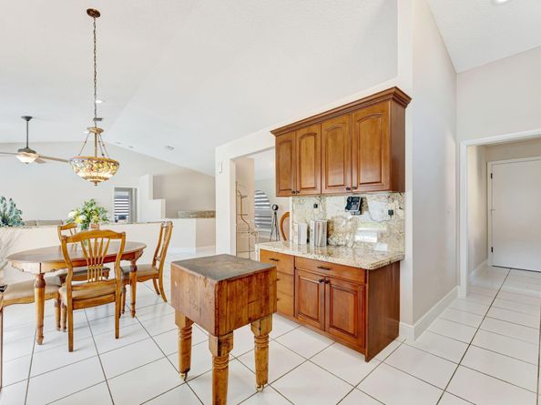 9955 NW 52nd St, Coral Springs FL 33076
