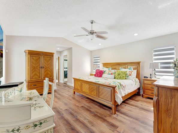 9955 NW 52nd St, Coral Springs FL 33076