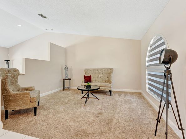 9955 NW 52nd St, Coral Springs FL 33076