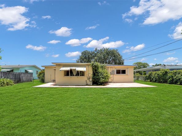 1851 SW 42nd Ter, Fort Lauderdale FL 33317