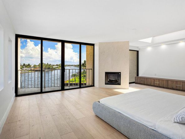 1222 Hillsboro Mile 24, Hillsboro Beach FL 33062