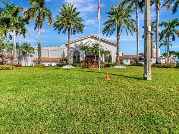 6368 Mill Pointe Circle, Delray Beach FL 33484