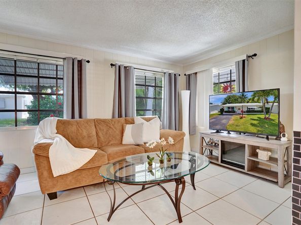 2510 NW 1st Ave, Pompano Beach FL 33064