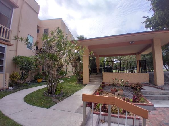 8390 Lagos De Campo Blvd 203, Tamarac FL 33321