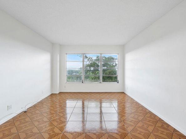 10777 W Sample Rd 611, Coral Springs FL 33065