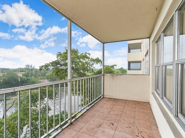 10777 W Sample Rd 611, Coral Springs FL 33065