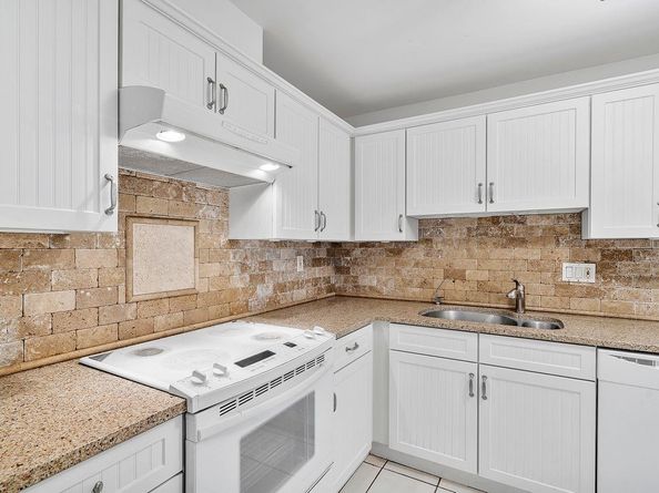 10777 W Sample Rd 611, Coral Springs FL 33065