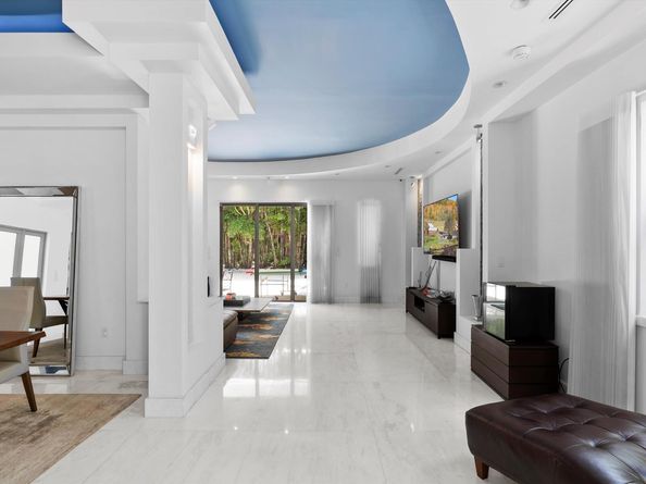 3917 S Le Jeune Road, Miami FL 33146