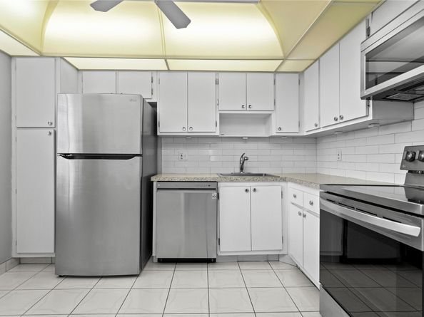 575 Oaks Ln 403, Pompano Beach FL 33069
