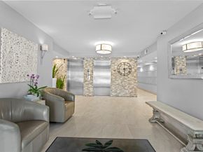575 Oaks Ln 403, Pompano Beach FL 33069