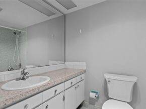 575 Oaks Ln 403, Pompano Beach FL 33069