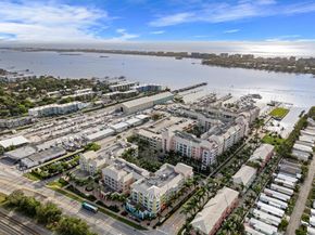 802 W Windward Way 217, Lantana FL 33462