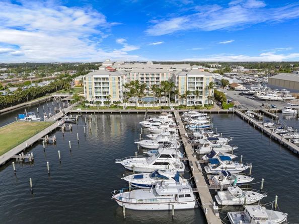 802 W Windward Way 217, Lantana FL 33462
