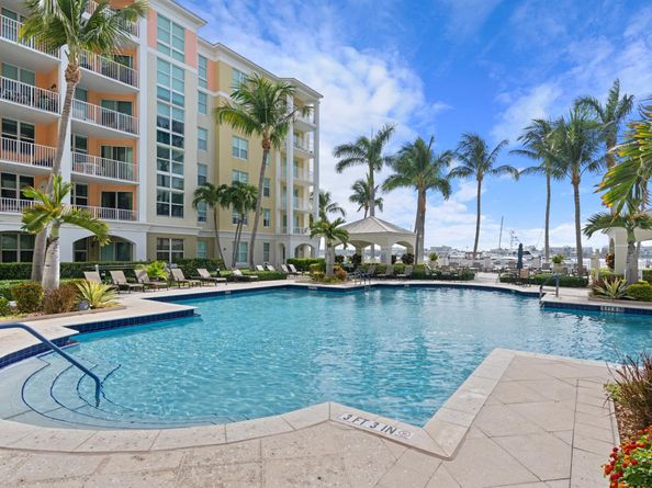 802 W Windward Way 217, Lantana FL 33462