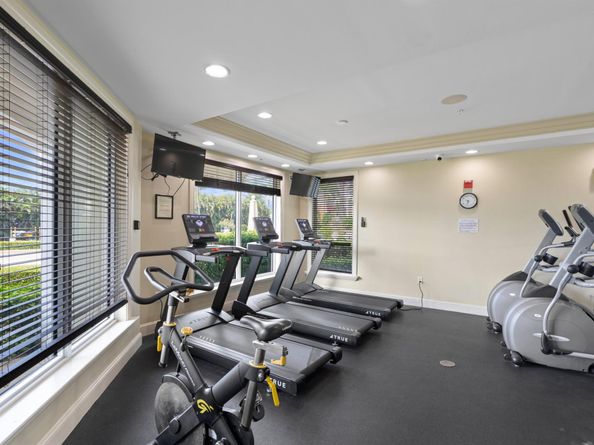 802 W Windward Way 217, Lantana FL 33462