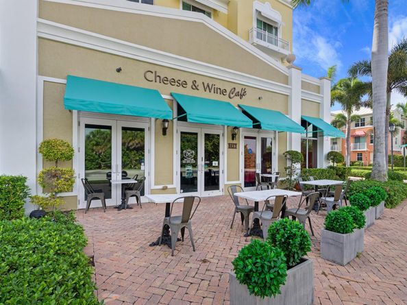 802 W Windward Way 217, Lantana FL 33462