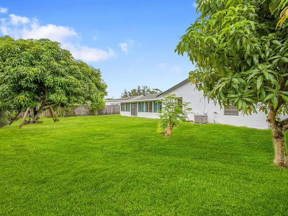 121 Puffin Court, Royal Palm Beach FL 33411