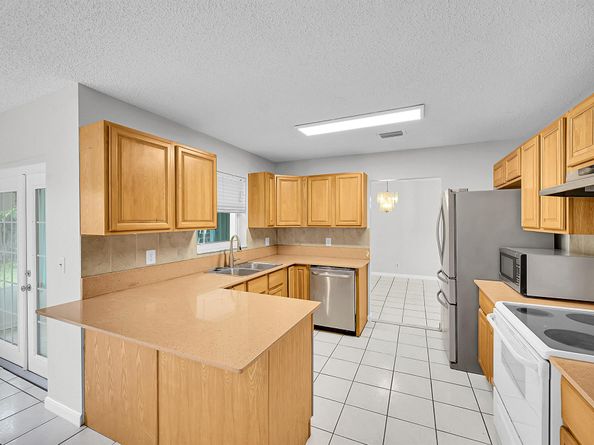 121 Puffin Court, Royal Palm Beach FL 33411