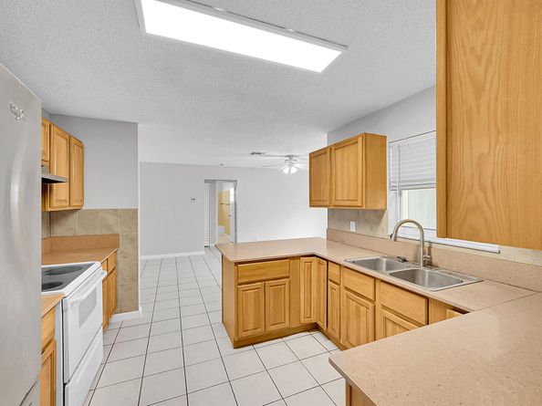121 Puffin Court, Royal Palm Beach FL 33411