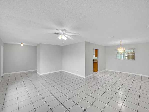 121 Puffin Court, Royal Palm Beach FL 33411