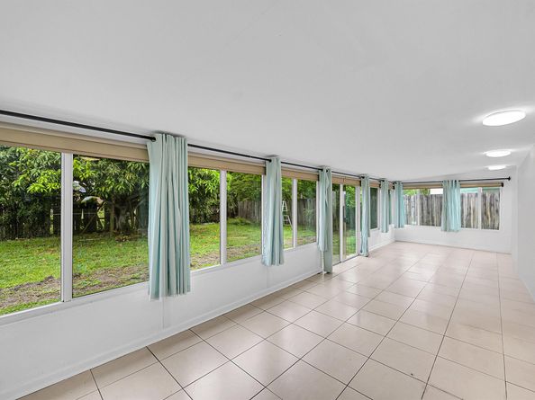 121 Puffin Court, Royal Palm Beach FL 33411