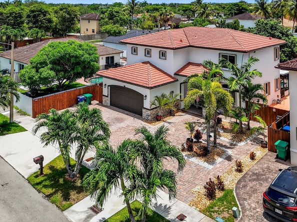 18203 SW 152nd Pl, Miami FL 33187