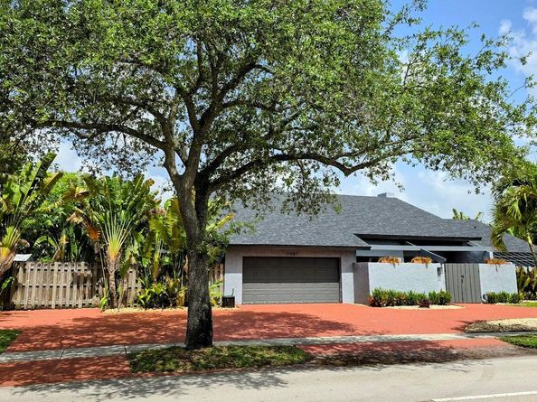 1401 SW 54th Avenue, Plantation FL 33317