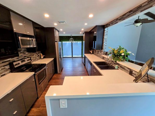 1401 SW 54th Avenue, Plantation FL 33317